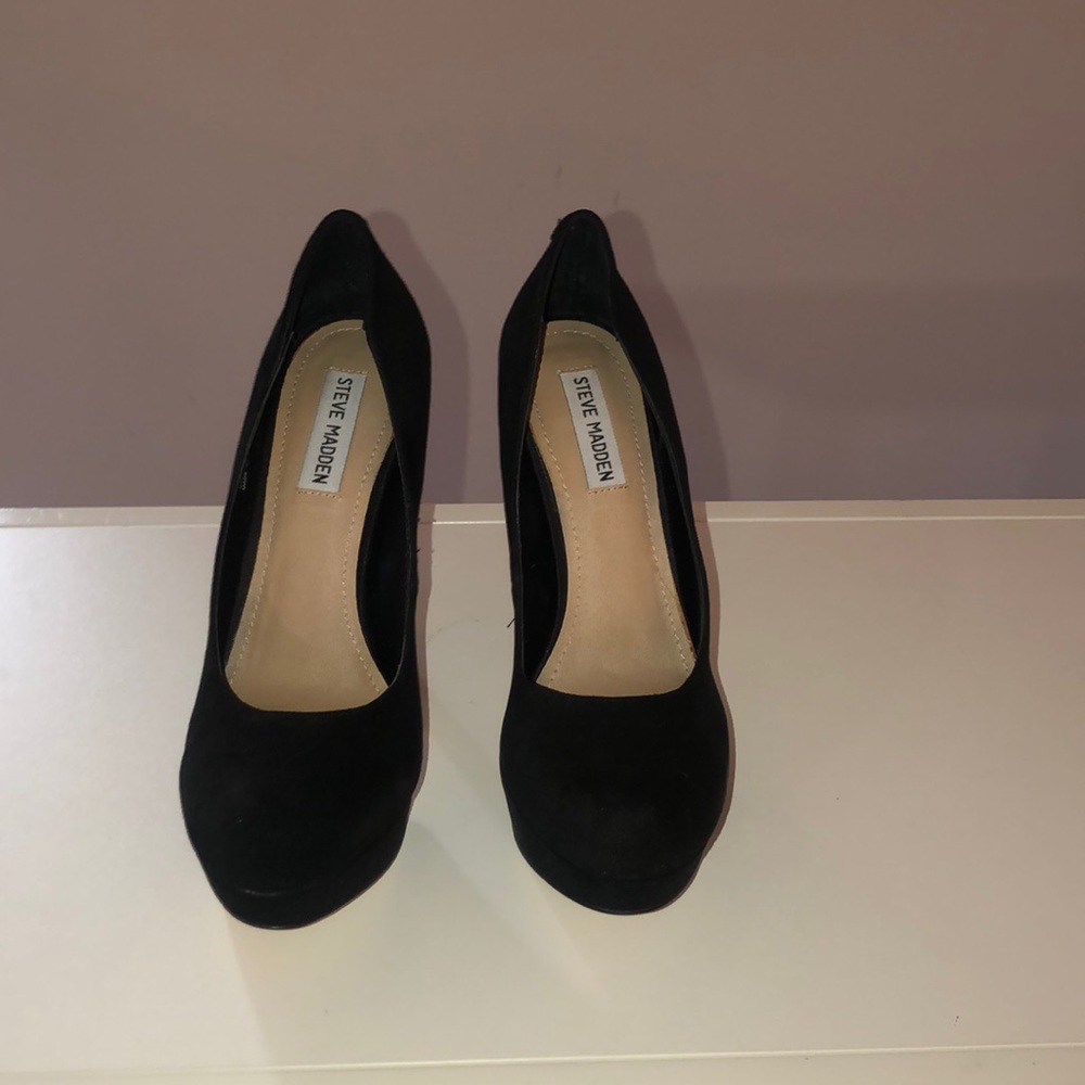 Black suede Steve Madden, Heels